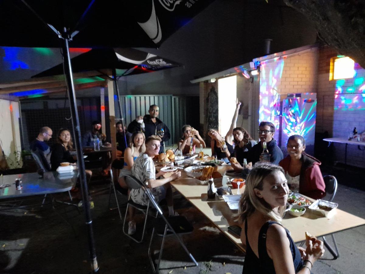 Ozi Inn Backpackers - Perth - Luaran gambar